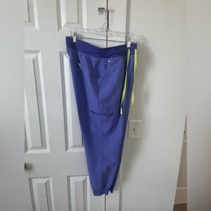 FIGS Women’s Zamora High Waisted Jogger Scrub Pant